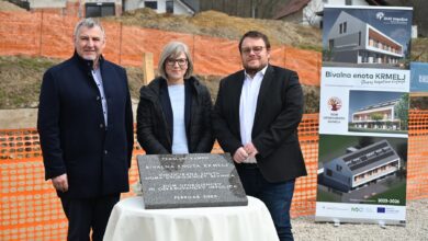 Začetek gradnje doma v Krmelju: Nova priložnost za starejše 9 Krmelj Simon Maljevac 02
