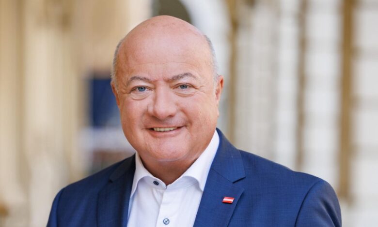 Christian Stocker vir FB