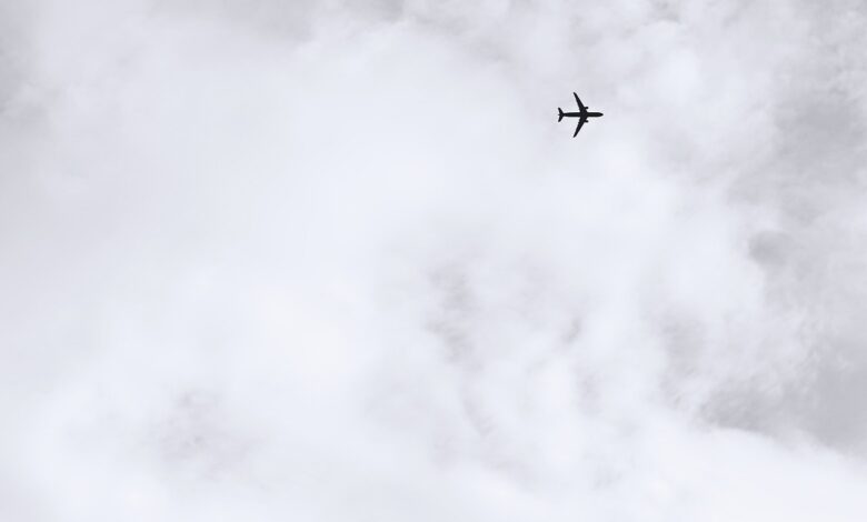 Izginotje manjšega letala nad Veliko planino: Reševalci našli dele letala 1 airplane in the sky