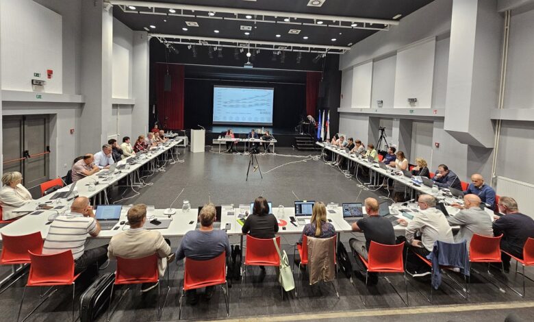 rebalans proracuna v brezicah vecji odhodki prestavljena sola 682d7a19c1ae2 1747810841