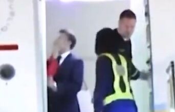 snemanje incidenta zakoncev macron na letaliscu v vietnamu pretresa svet video 683457eb4a87a 1748260843