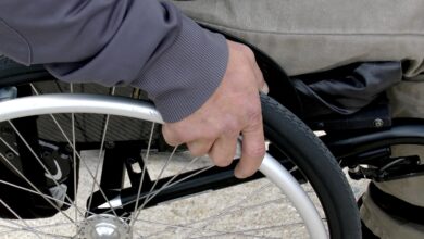Nov zakon prinaša olajšave za upokojence in stroške bivanja 2 wheelchair