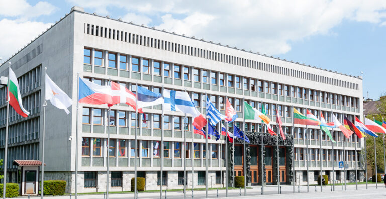 Začetek zaslišanj za ministre: Prva danes bosta Logar in Vrtovec