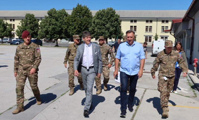 obrambni minister na ogledu obnovljene vojasnice v postojni in pehotnega strelisca bac 68760ab74c4ec 1752566455