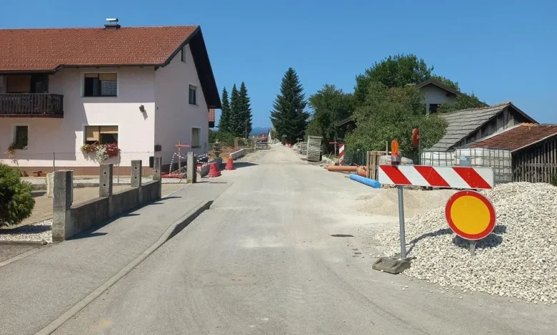 obcina brezice zakljucuje rekonstrukcijo lokalne ceste v cresnjicah pri cerkljah 68adf6509ba91 1756231248