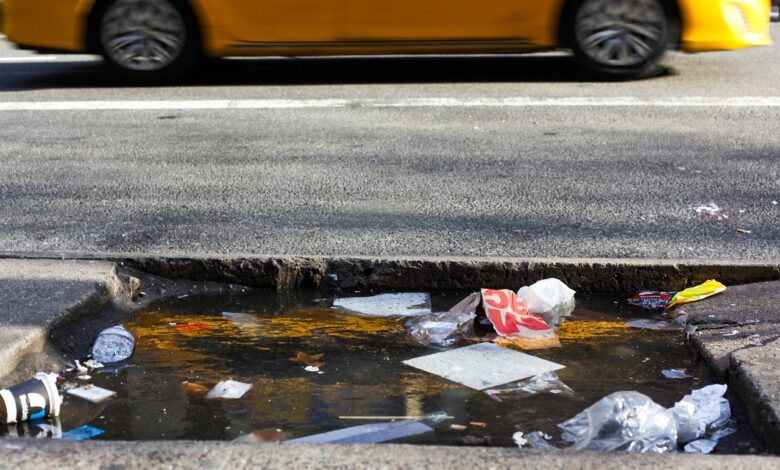 za metanje smeti iz avtomobilov v italiji grozi visoka kazen 689b1ebad197e 1754996410