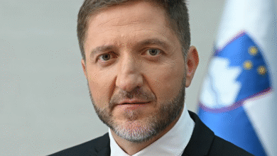 Minister Boštjančič pomirja: "Strašenje o hoji po robu je pretirano" 5 civilna iniciativa zahteva odstop ministra bostjancica zaradi zavrnjenega zakona 68b98d6213efd 1756990818