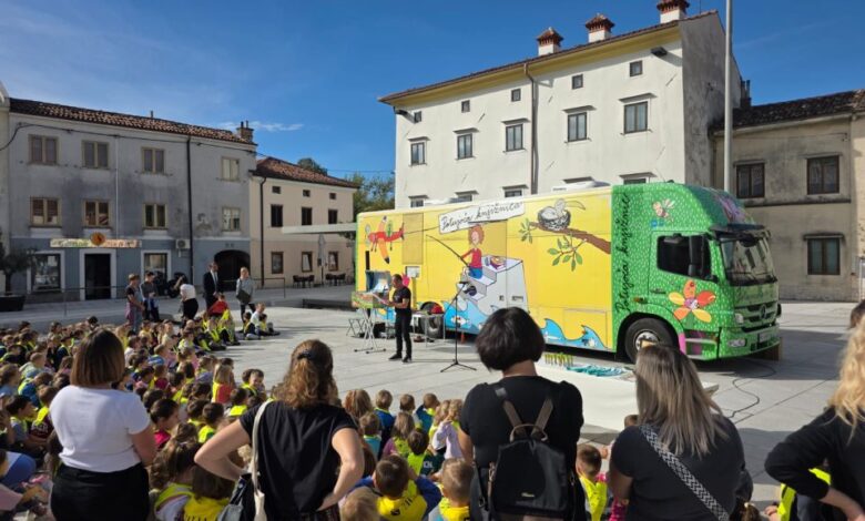 Potujoča knjižnica praznuje pol stoletja 1 potujoca knjiznica praznuje pol stoletja 68d93f6da20b0 1759068013