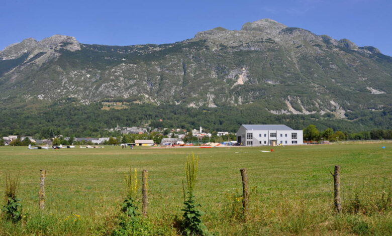 Tragična padalska nesreča v Bovcu: Helikopterska reševalna akcija 1 tragicna padalska nesreca v bovcu helikopterska resevalna akcija 68beb73f2d438 1757329215