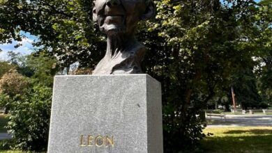 Maribor bo ponovno počastil Leona Štuklja z repliko ukradenega kipa v mestnem parku 3 maribor bo ponovno pocastil leona stuklja z repliko ukradenega kipa v mestnem parku 6903b5c82bb16 1761850824