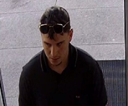 Policija išče skrivnostnega moškega: Ali lahko pomagate? 1 policija isce skrivnostnega moskega ali lahko pomagate 68ecf7db47246 1760360411