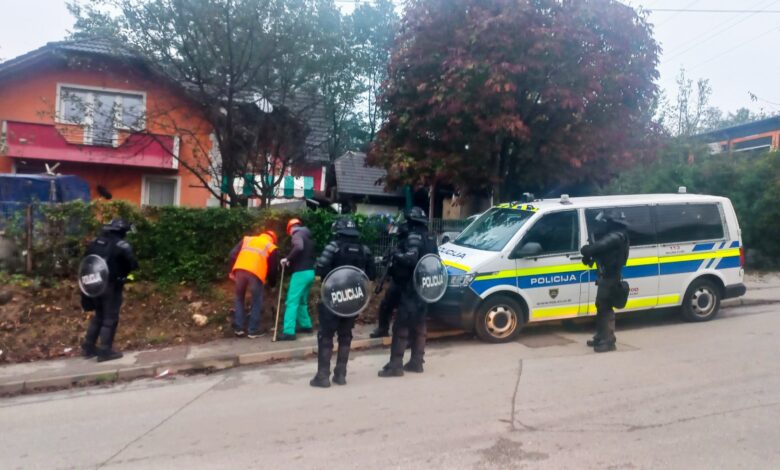 V romskem naselju Brezje omejili porabo vode največjim dolžnikom 1 v romskem naselju brezje omejili porabo vode najvecjim dolznikom 68e4e4cc78ec0 1759831244