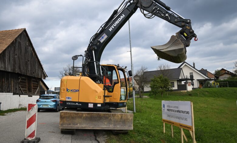 zacela so se dela na drzavni cesti krsko zdole video 68e2b24f894a0 1759687247