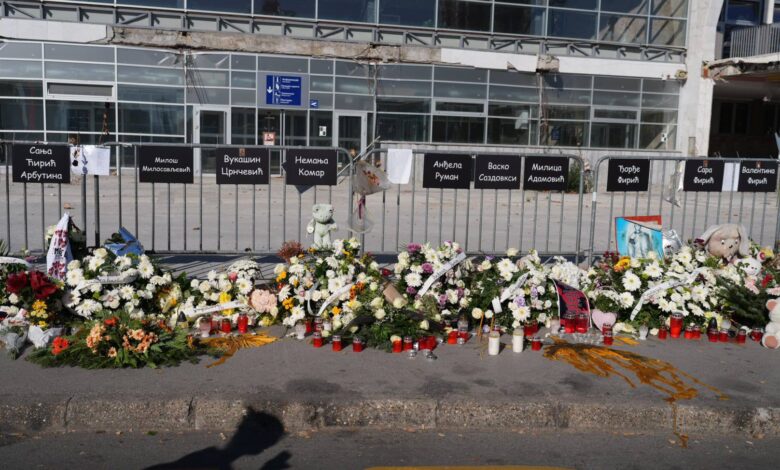 Novi sad obletnica pred zeleznisko postajo vir FB Kreni Pokreni