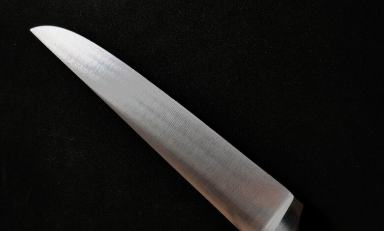 materin grozljiv zlocin v miljah je 9 letnemu sinu prerezala vrat 6915c86e51a7b 1763035246