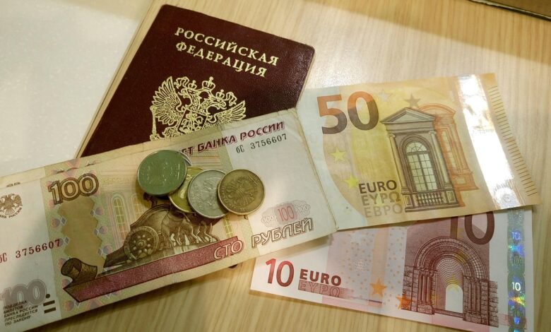 EU zaostruje vizumska pravila za Ruse zaradi varnostnih tveganj 1 money 5231473 1280