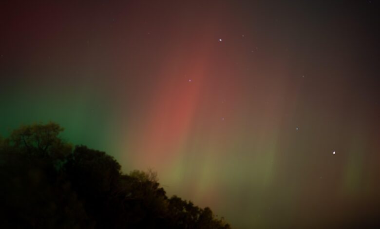 ne zamudite nocojsnjega spektakla na nebu severni sij osvetljuje slovenijo 6914d94f6847e 1762974031