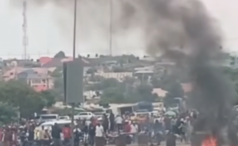 Protesti v Tanzaniji: Slovenci opozorjeni na nevarnost in odhod #Video 1 protesti v tanzaniji slovenci opozorjeni na nevarnost in odhod video 690739c180cde 1762081217