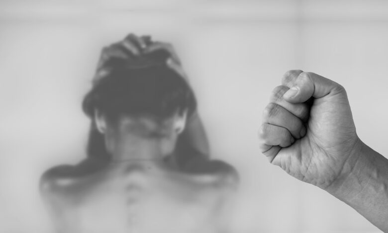 Šokantni posnetki razkrili kršitve: Oskrbovalke še vedno delajo 1 sokantni posnetki razkrili krsitve oskrbovalke se vedno delajo 691735fbaa5d5 1763128827