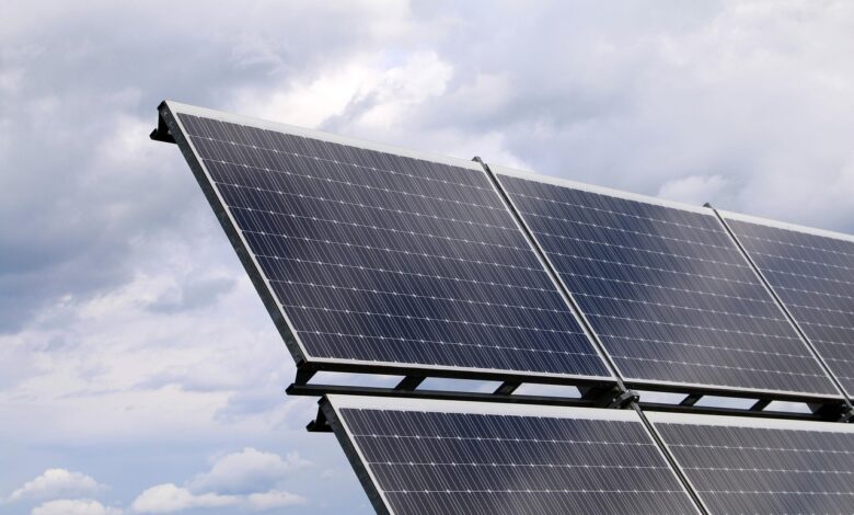 Skoraj 18.000 sončnih panelov na nekdanjem premogovniškem območju: Slovenija dobila največjo sončno elektrarno 1 solar power plant