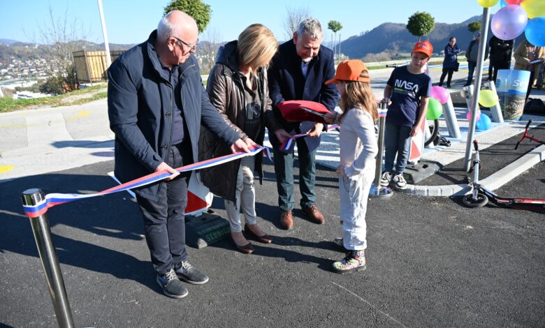 v bostanju odprli novo parkirisce pri osnovni soli 6912df1382516 1762844435