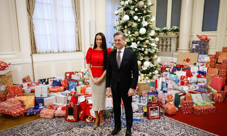 Golob ob novoletni jelki