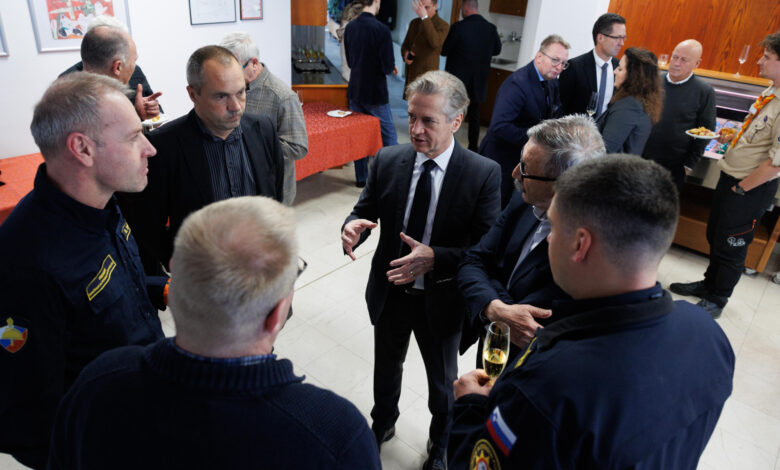 Golob z civilno zascito