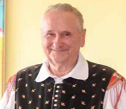 andrej bergant edini se ziveci clan ansambla fantje s praprotna bo prejel prestizno priznanje za 70 let glasbe 69427f4287fad 1765965634