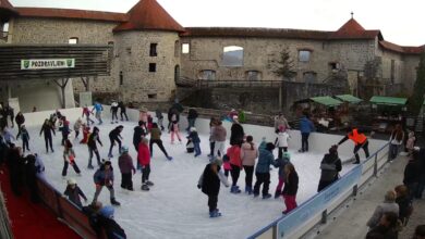 drsanje v grajskem dvoriscu v gradu zuzemberk je to mogoce 69315bc5cc5b8 1764842437