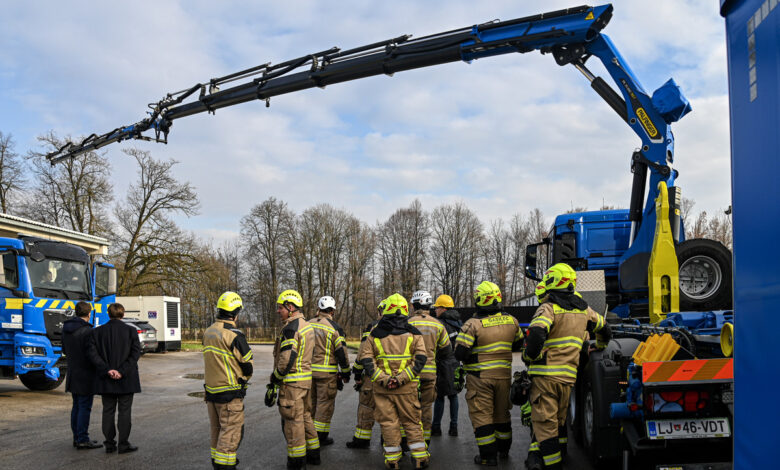 mestna obcina krsko podpisala dogovor o brezplacni uporabi protipoplavne opreme 694843d3a7f35 1766343635