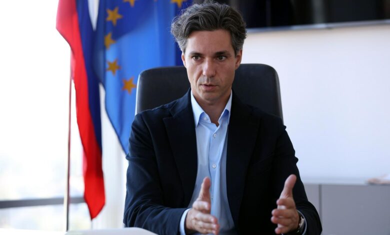 minister mesec prestal interpelacijo kljub ostrim kritikam opozicije 69464991d6236 1766214033