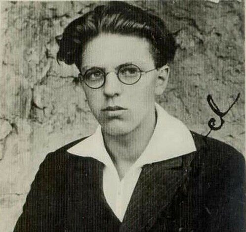 Poklon Srečku Kosovelu: Leto 2026 posvečeno pesniku, ki je ponesel Kras v svet 1 poklon srecku kosovelu leto 2026 posveceno pesniku ki je ponesel kras v svet 6940227ae35e6 1765810810