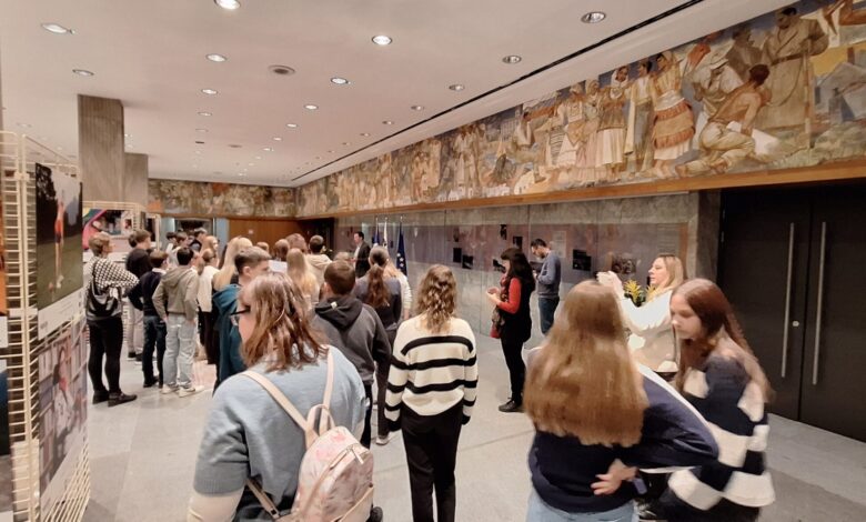 posavski otroci na obisku v parlamentu srecanje radovednosti z resnostjo 6935ceda172c5 1765134042