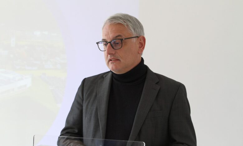 prakticna delavnica o umetni inteligenci v trebnjem povezovanje tehnologije infrastrukture in ljudi 693d7184f338c 1765634436