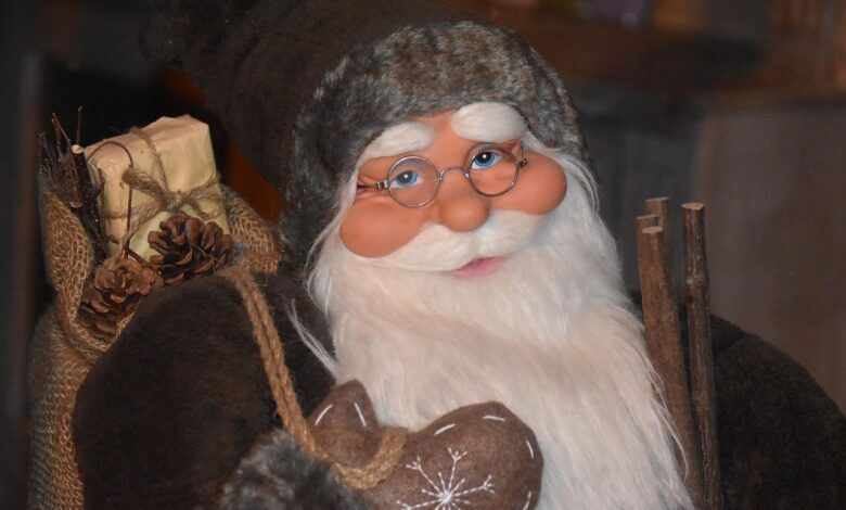 pravljicni dedek mraz v ljubljani danes ne zamudite praznicnega sprevoda 694e78cd71f8b 1766750413