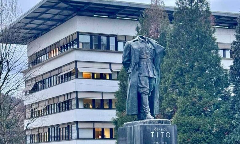 vandalizem v velenju oster odziv na napad kipa tita tudi s stranke svoboda 693ace95cedc2 1765461653