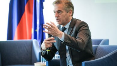 premier golob prejel trumpovo vabilo v svoj edinstven odbor za mir 696f7c76ed7f3 1768914038