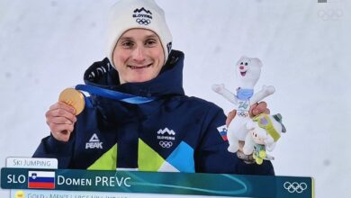 Domen Prevc osvoji olimpijsko zlato v dramatičnem finalu! 3 Zlati Domen Prevc vir zajem slike