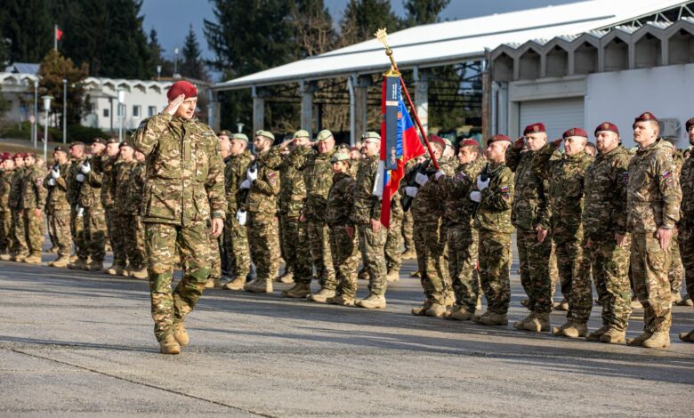 slovenski vojaki se vracajo z grenlandije predstavniki nata na obisku ministrstva za obrambo 698c99a6b4163 1770822054