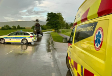 prometne nesrece na dolenjskem avtomobil prevrnjen na bok in poskodovana ograja ob avtocesti 69beeacc3c2f2 1774119628