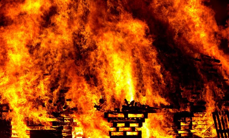 dramaticen pozar v gradcu vecstanovanjska stavba v plamenih foto 69e677cd111a3 1776711629