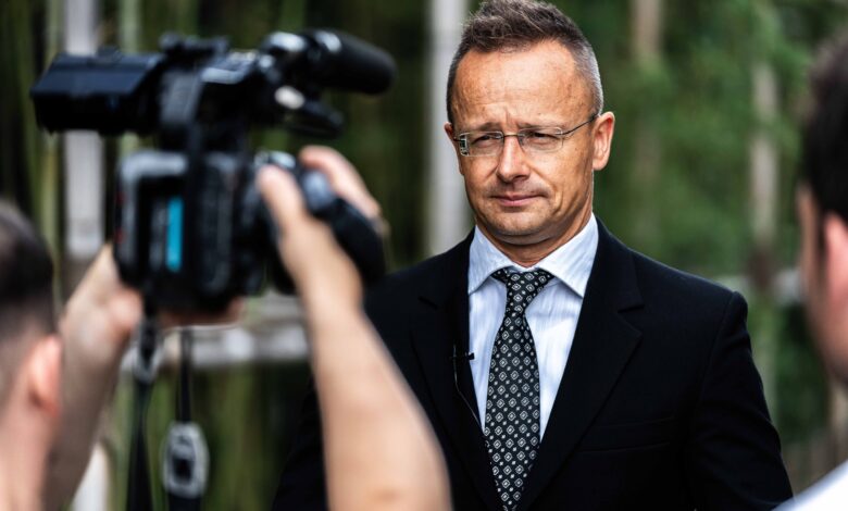 madzarski zunanji minister pod drobnogledom zaradi povezav z rusijo 69cd24eb72b82 1775052011