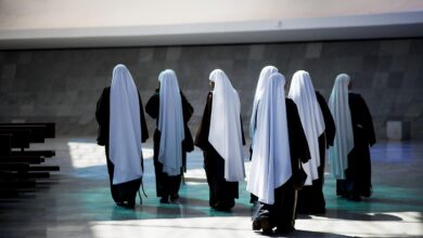 nune pobegnile iz doma boj za vrnitev v samostan uspesen 69d15fc643aa0 1775329222