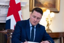 Wes Streeting vir FB politika e1779344561704