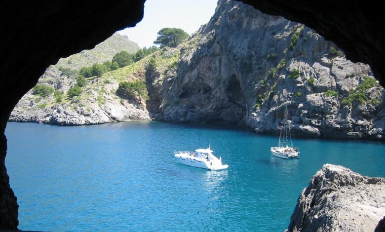 ZDA nadaljujejo napade na tihotapske čolne v Pacifiku 1 boat on the sea