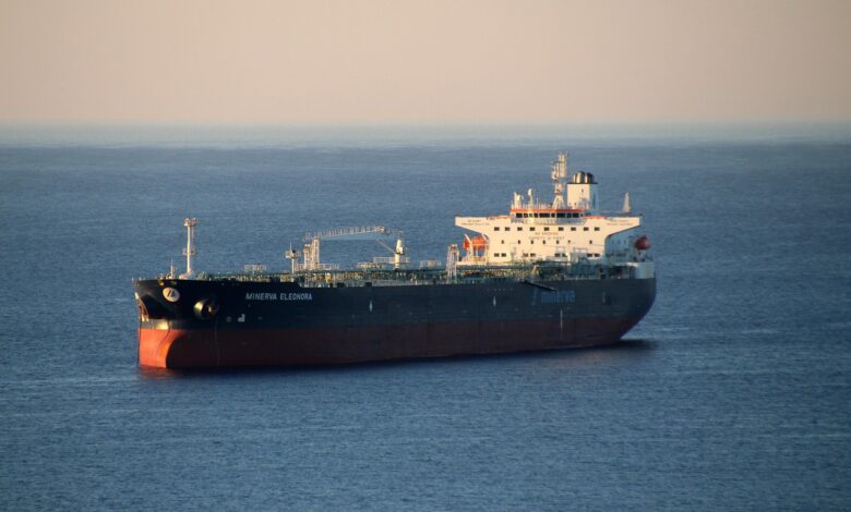 drama v adenskem zalivu ugrabljeni naftni tanker pred obalo jemna ujet v napeto situacijo 69f70eb04a344 1777798832