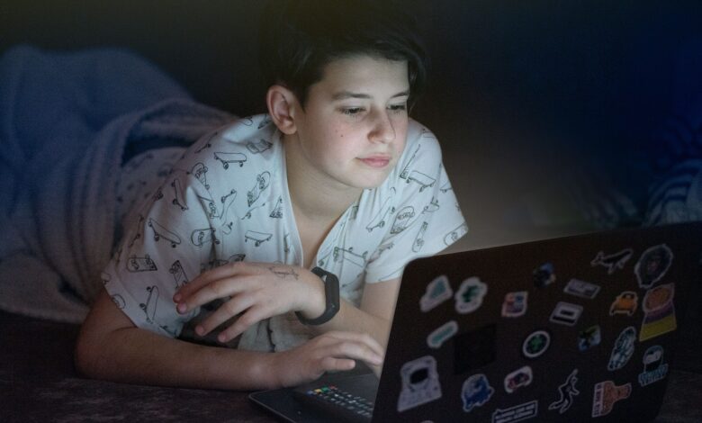 kids with computer