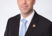 napad na redarja v novem mestu zupan macedoni zahteva ukrepanje 6a060dc3da26e 1778781635