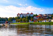 carobni vecer na dvoru glasba smeh in umetnost povezujejo skupnost 6a2eec424996e 1781460034