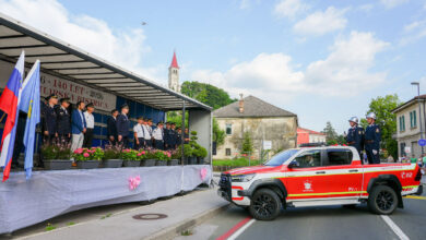 ilirska bistrica obelezila 140 let gasilstva s parado in podvigom na snezniku 6a3abbafbb2e1 1782234031